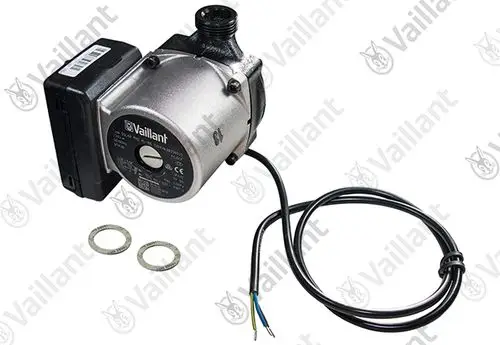 Vaillant-Pumpe mit elektrischer Anschlussleitung, zwei Dichtungen und einem Kompaktgehäuse. Die Pumpe ist für den Einsatz in Heizungs- und Warmwassersystemen konzipiert.